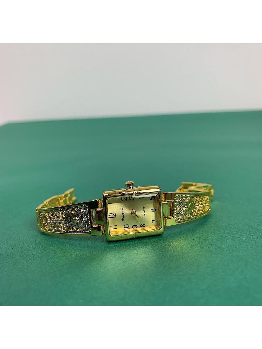 Y2k 2000s vintage style Cute Rectangular Butterfly Gold Classy Quartz Watch